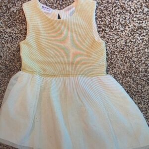 Gold and cream sleeveless Dreas